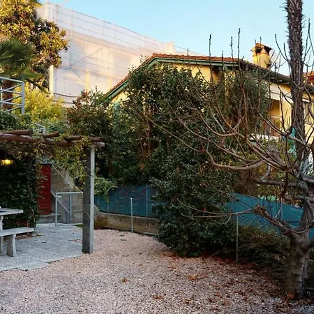 Casa Delle Vigne: Giardino, Pergola E Vista * Minusio