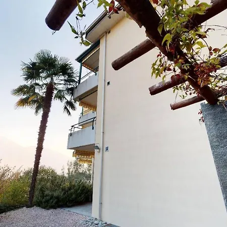 Appartement Casa Delle Vigne: Giardino, Pergola E Vista Minusio