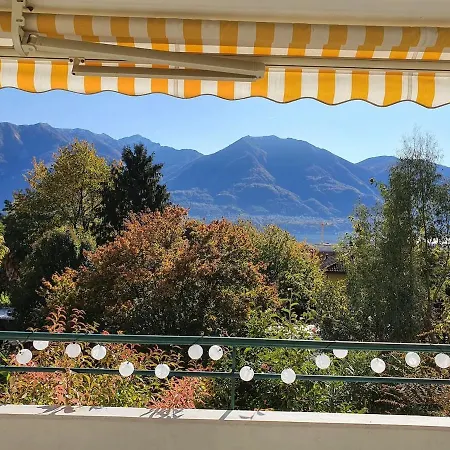 Appartement Casa Delle Vigne: Giardino, Pergola E Vista Minusio