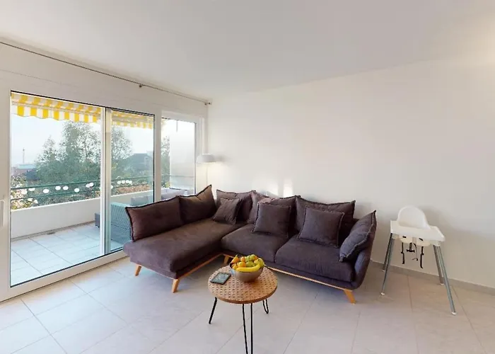 Casa Delle Vigne: Giardino, Pergola E Vista Appartement Minusio