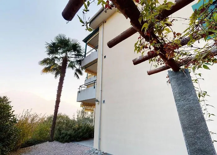 Appartement Casa Delle Vigne: Giardino, Pergola E Vista Minusio