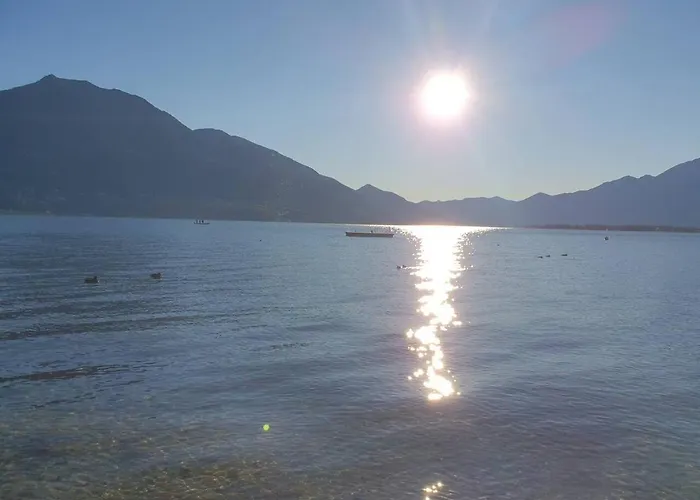 Casa Delle Vigne: Giardino, Pergola E Vista * Minusio