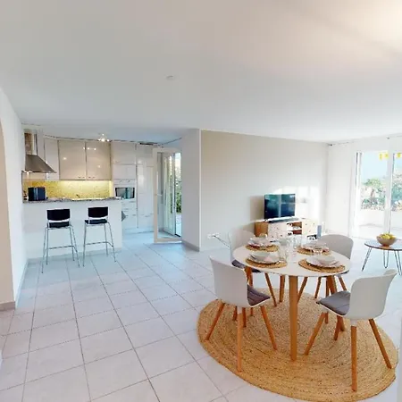 Casa Delle Vigne: Giardino, Pergola E Vista * Minusio