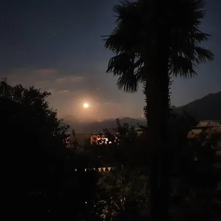 Casa Delle Vigne: Giardino, Pergola E Vista Apartment Minusio