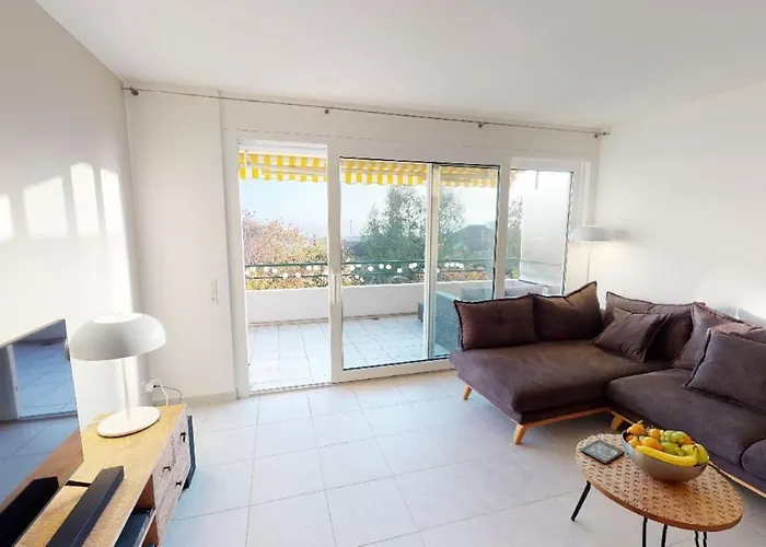 Casa Delle Vigne: Giardino, Pergola E Vista Apartamento