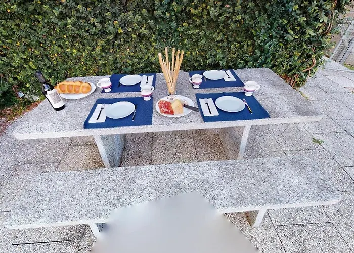 Casa Delle Vigne: Giardino, Pergola E Vista Minusio